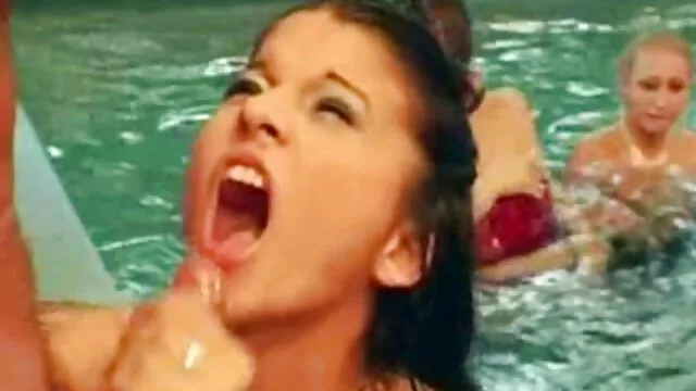 浴室で家族の友人によって甘やかされて育った 女の子 用 セックス 動画