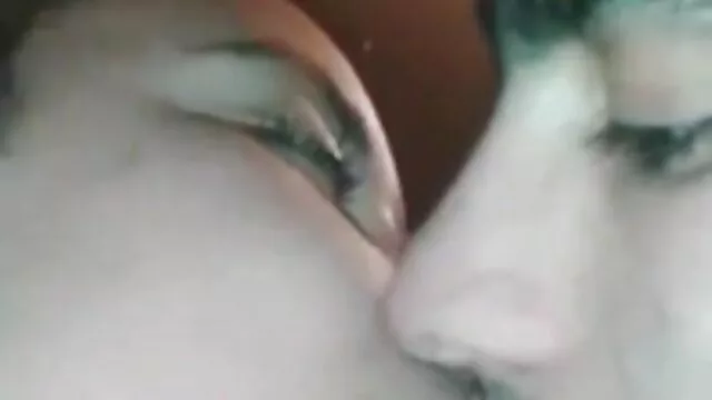 野生の女性は、ステージ上の男を置く セックス 女性 用 動画