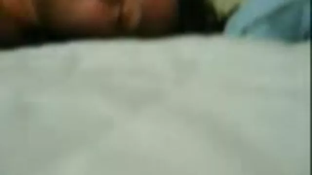 息子の叔母のお母さんの足とお尻なめてる せっくす 動画 女性 向け